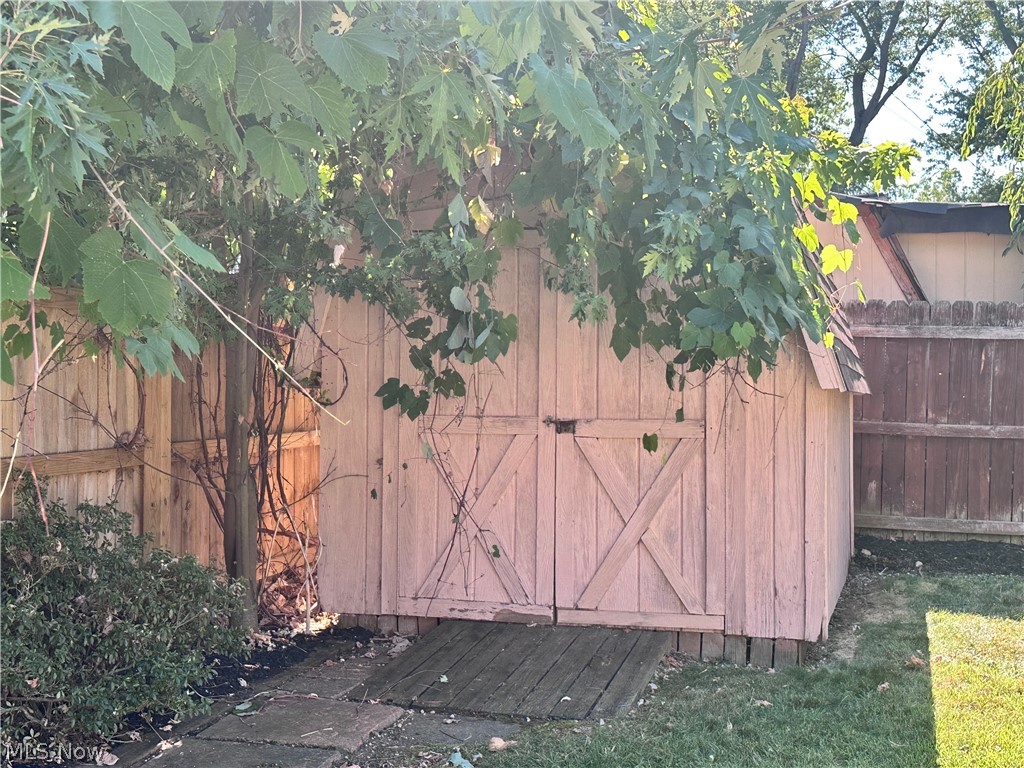 6374 S Cedarwood Road Mentor OH 44060