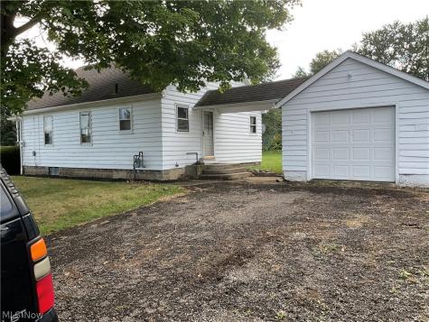 3007 Oak Street Barberton OH 44203