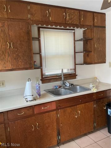 3007 Oak Street Barberton OH 44203