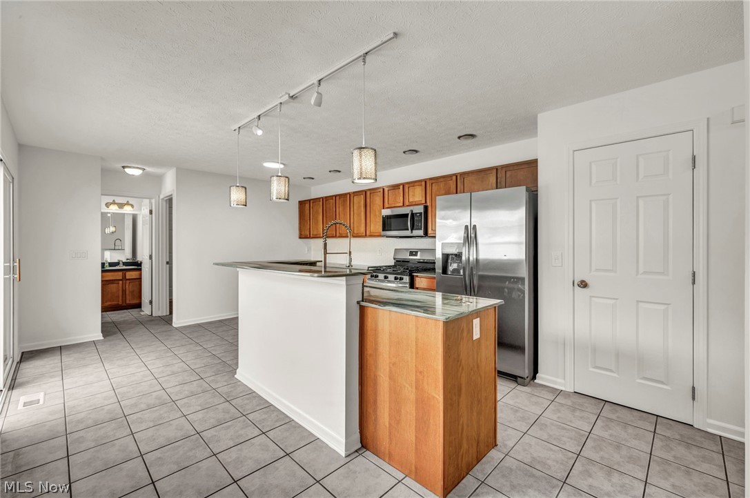 9747 Gates Avenue Cleveland OH 44105