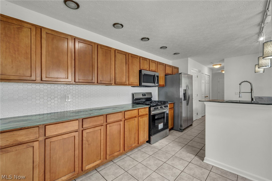 9747 Gates Avenue Cleveland OH 44105
