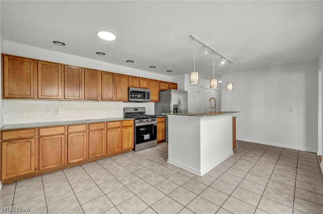 9747 Gates Avenue Cleveland OH 44105