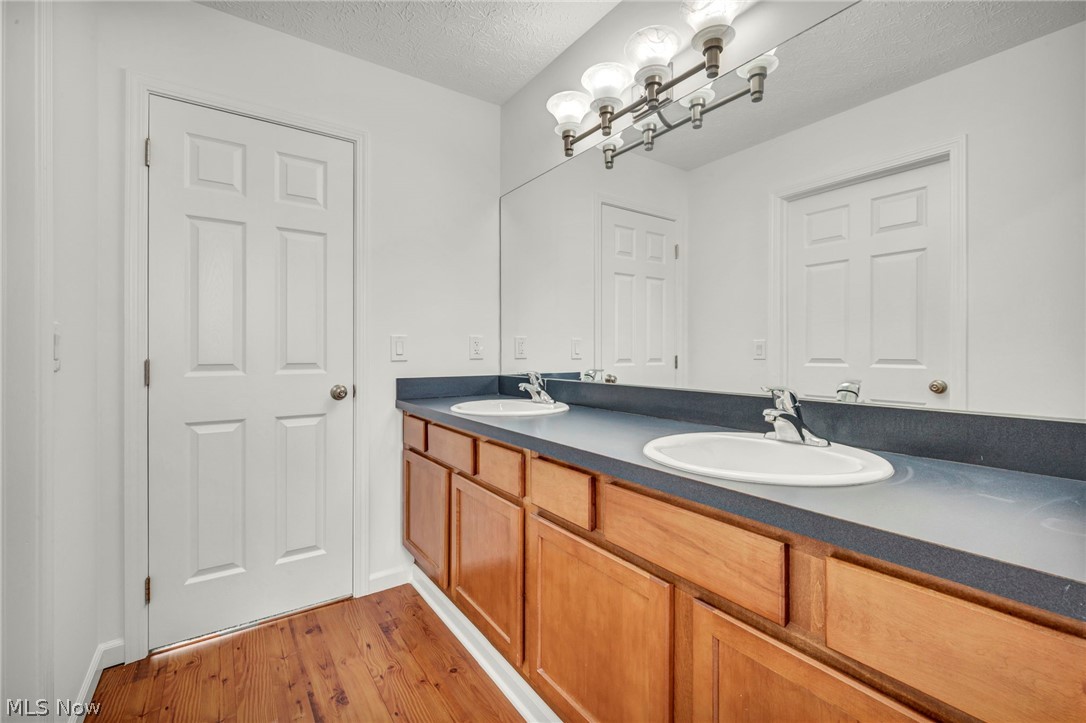 9747 Gates Avenue Cleveland OH 44105