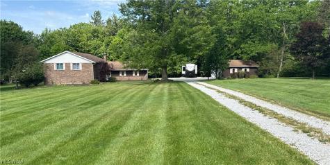 33 Eggleston Road Aurora OH 44202