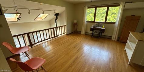 33 Eggleston Road Aurora OH 44202