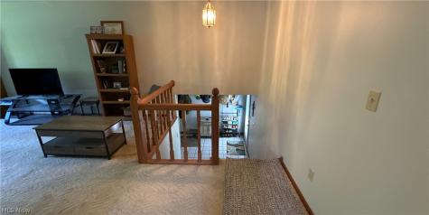 33 Eggleston Road Aurora OH 44202