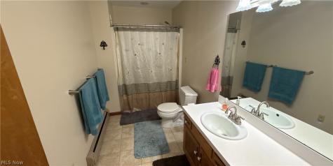 33 Eggleston Road Aurora OH 44202