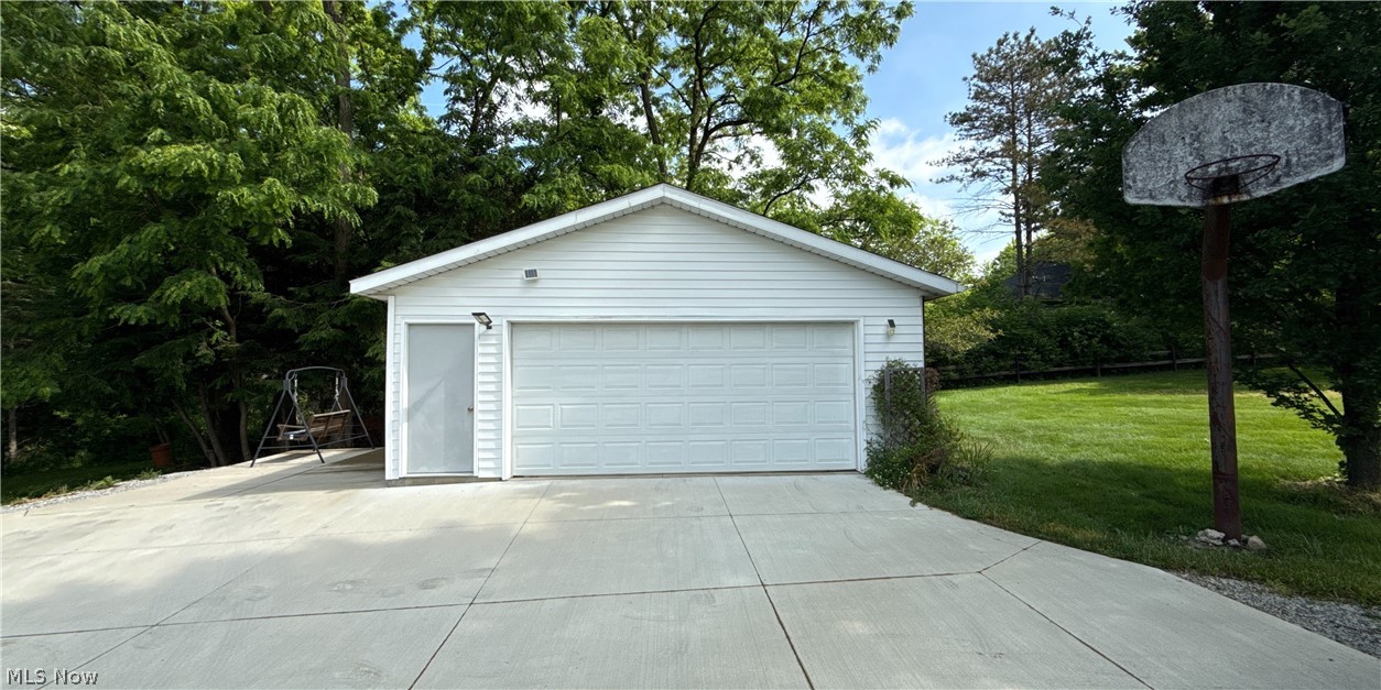 33 Eggleston Road Aurora OH 44202