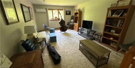 33 Eggleston Road Aurora OH 44202
