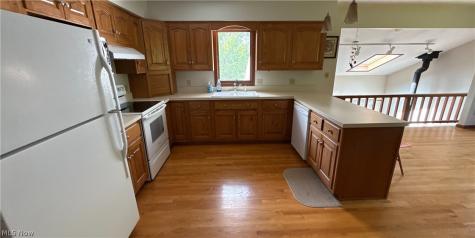 33 Eggleston Road Aurora OH 44202