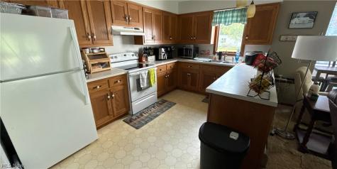 33 Eggleston Road Aurora OH 44202