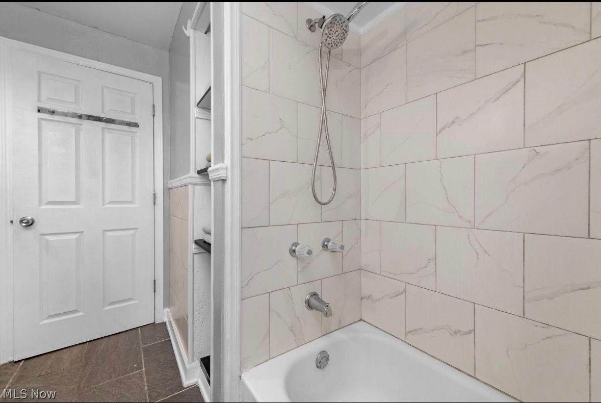 3465 Carrmunn Avenue Cleveland OH 44111