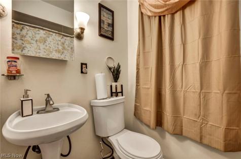 18204 Edinboro Avenue Maple Heights OH 44137