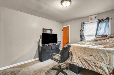18204 Edinboro Avenue Maple Heights OH 44137