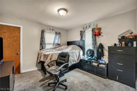 18204 Edinboro Avenue Maple Heights OH 44137