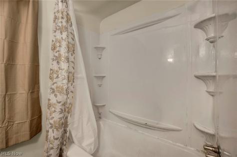 18204 Edinboro Avenue Maple Heights OH 44137