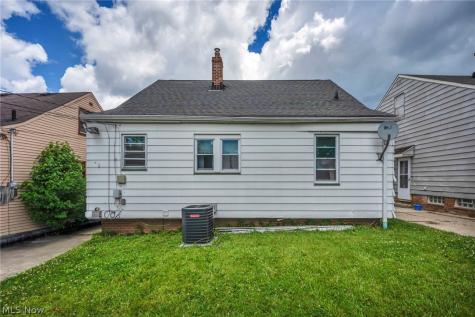 18204 Edinboro Avenue Maple Heights OH 44137