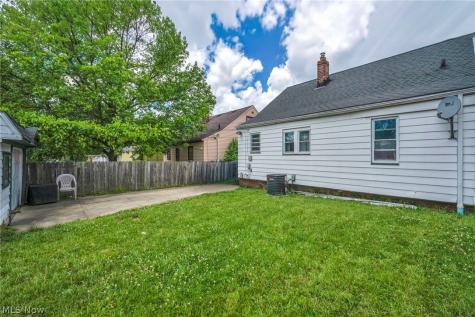 18204 Edinboro Avenue Maple Heights OH 44137