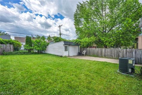 18204 Edinboro Avenue Maple Heights OH 44137