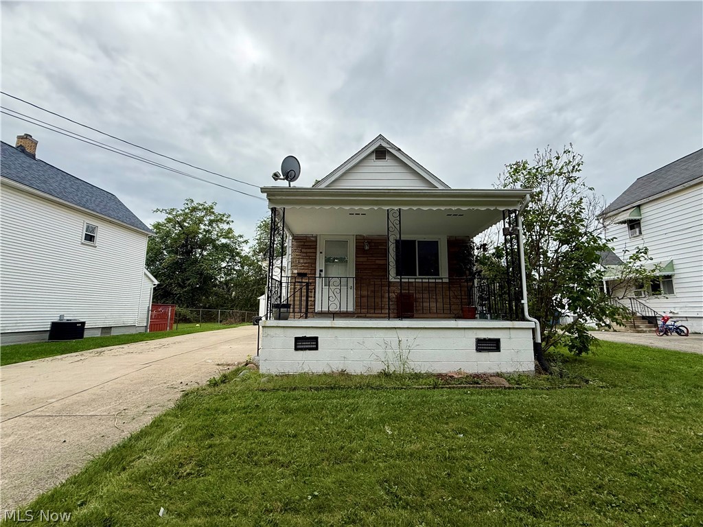 38 Regent Street Campbell OH 44405