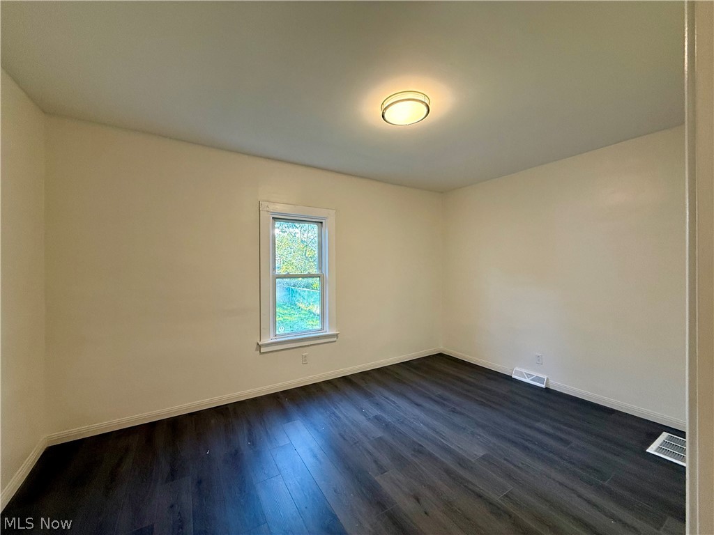 38 Regent Street Campbell OH 44405