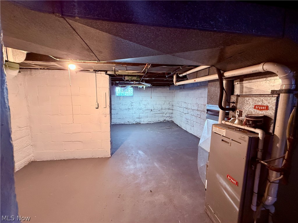 38 Regent Street Campbell OH 44405