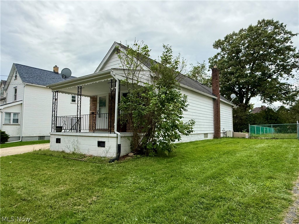 38 Regent Street Campbell OH 44405