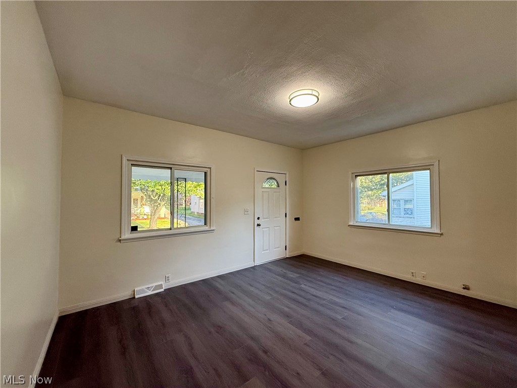 38 Regent Street Campbell OH 44405