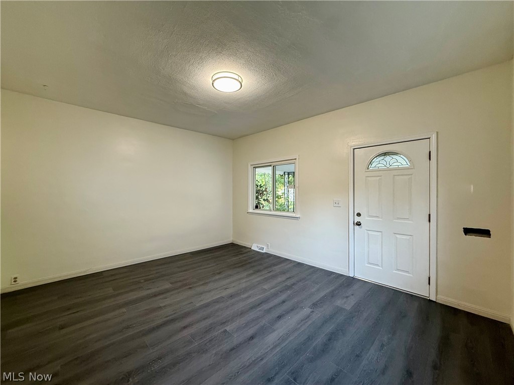 38 Regent Street Campbell OH 44405