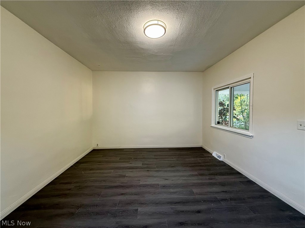 38 Regent Street Campbell OH 44405