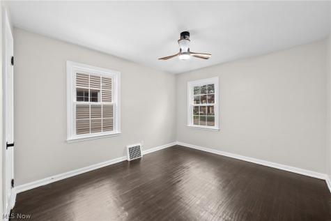 2324 Scholl Road University Heights OH 44118
