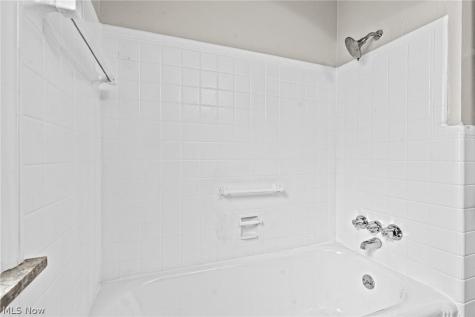 2324 Scholl Road University Heights OH 44118