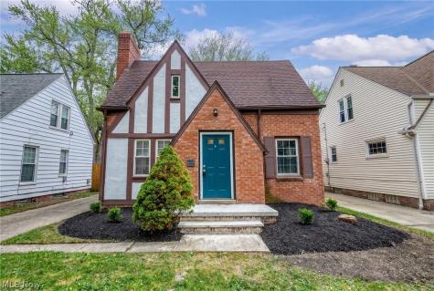 2324 Scholl Road University Heights OH 44118