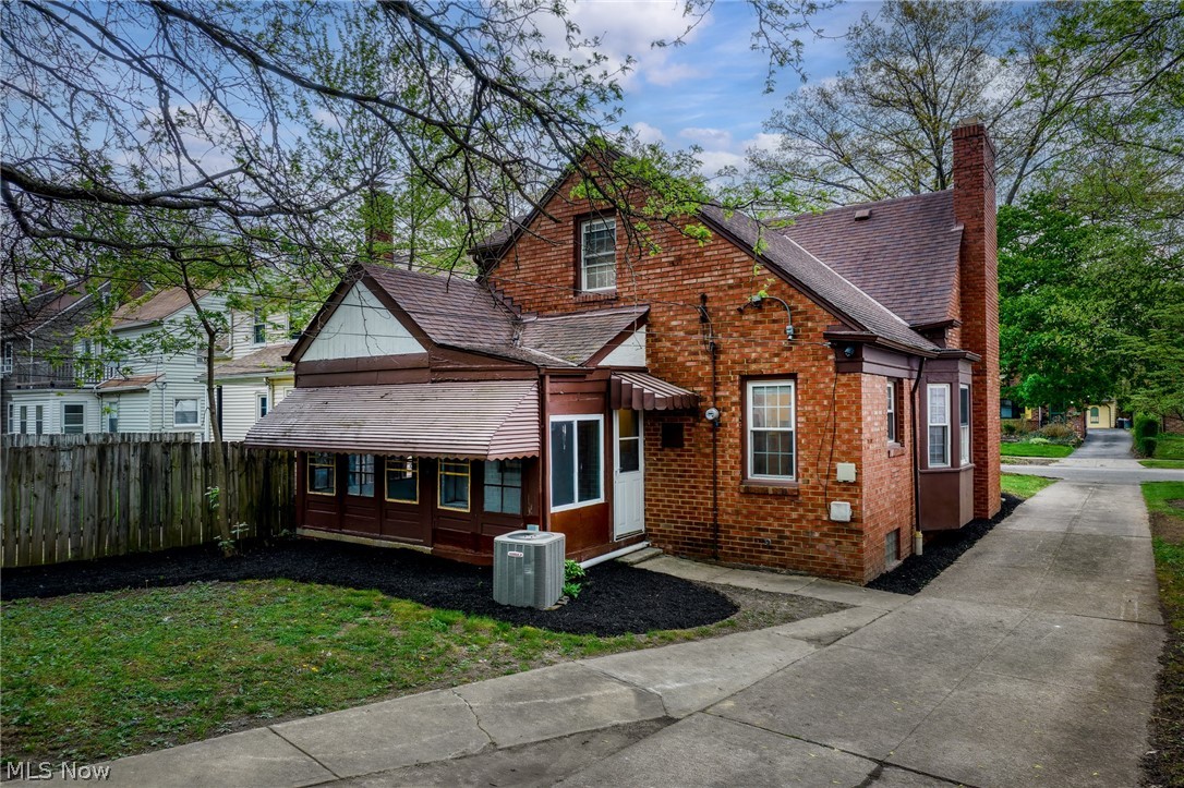 2324 Scholl Road University Heights OH 44118