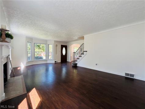 10117 Chesterfield Drive Parma Heights OH 44130