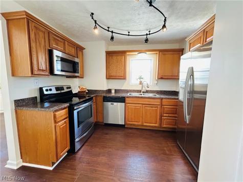 10117 Chesterfield Drive Parma Heights OH 44130