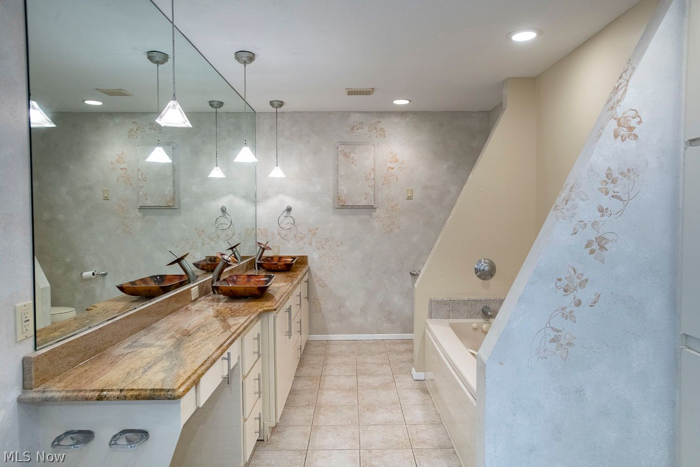 10648 Oak Branch Trail Strongsville OH 44149