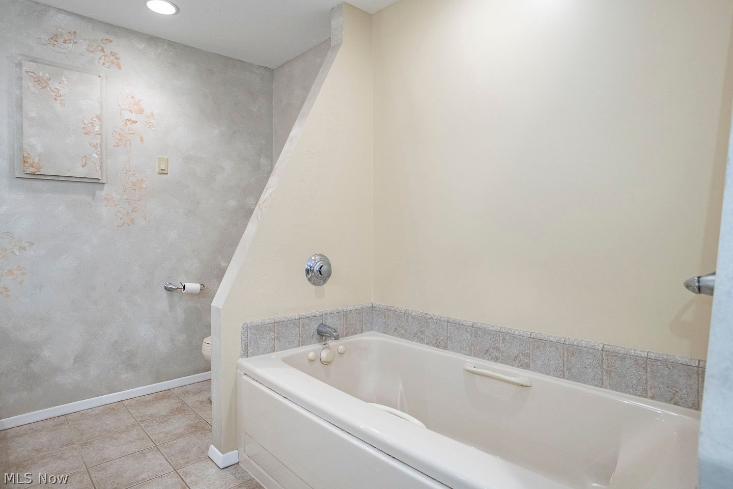 10648 Oak Branch Trail Strongsville OH 44149