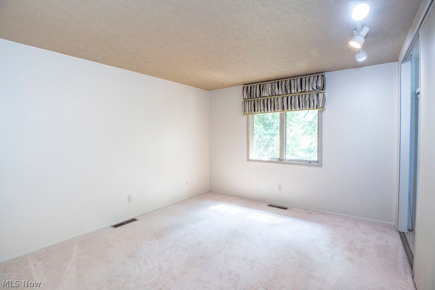 10648 Oak Branch Trail Strongsville OH 44149