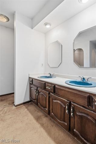 3602 Heatherwood Circle NW North Canton OH 44720