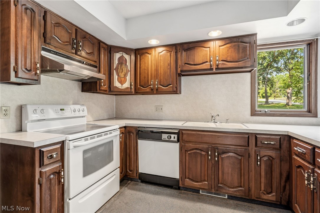 3602 Heatherwood Circle NW North Canton OH 44720