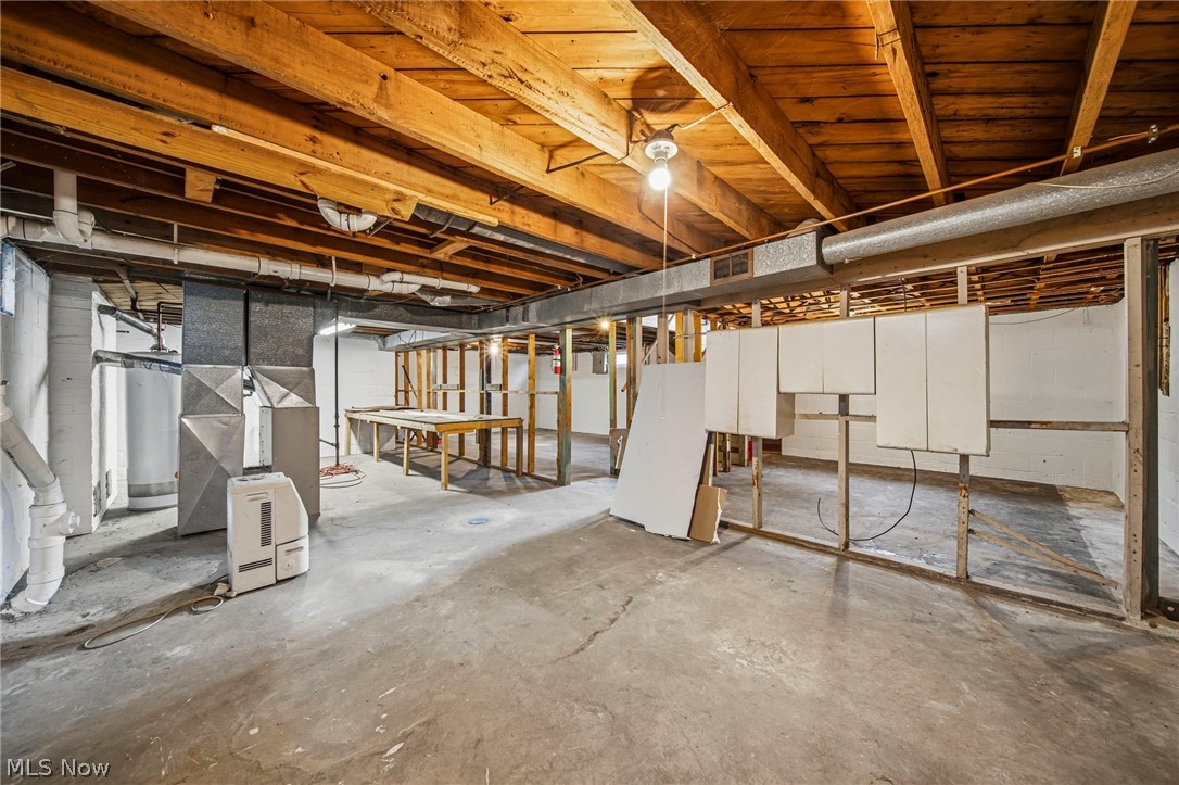729 W Main Street Geneva OH 44041