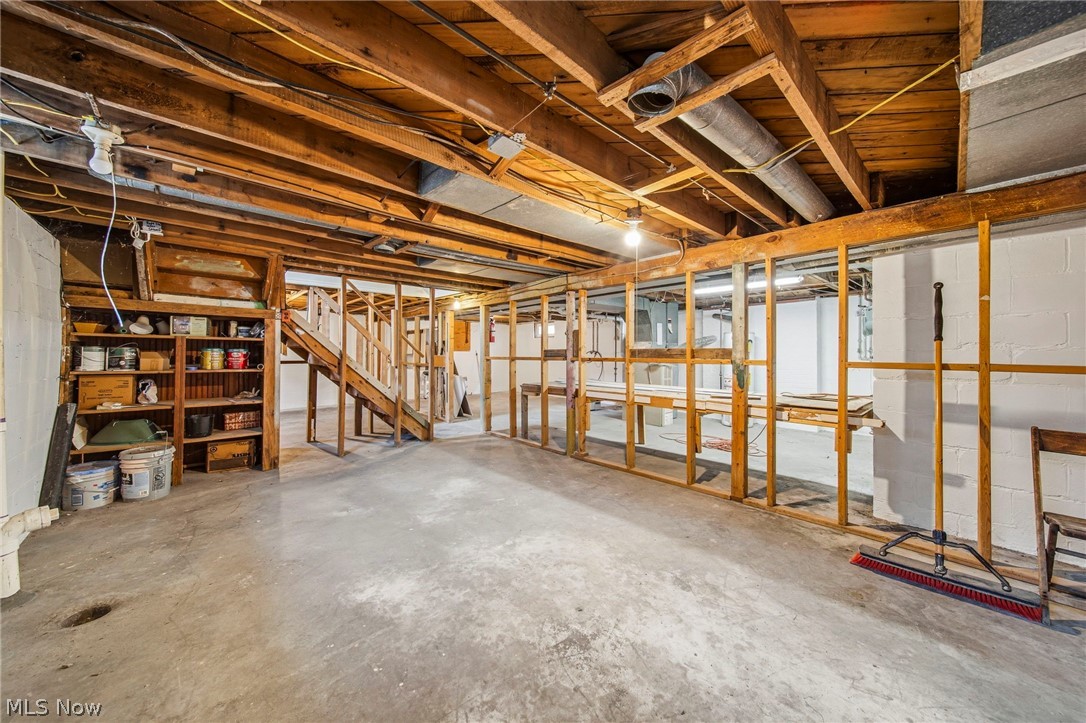 729 W Main Street Geneva OH 44041