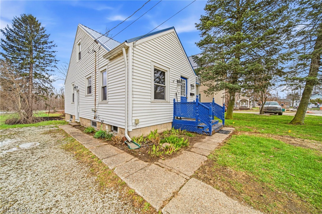 729 W Main Street Geneva OH 44041
