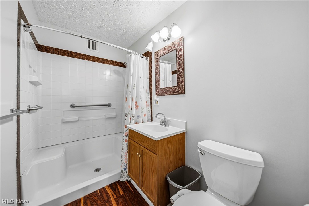 729 W Main Street Geneva OH 44041