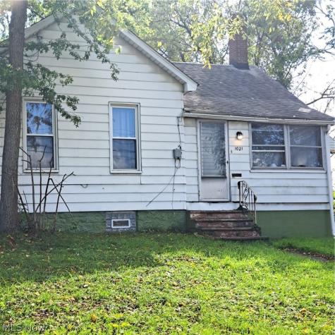 1021 Oak Street Youngstown OH 44506