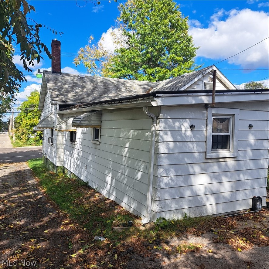 1021 Oak Street Youngstown OH 44506