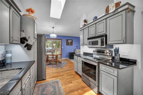 2608 Pine Oak Court Niles OH 44446