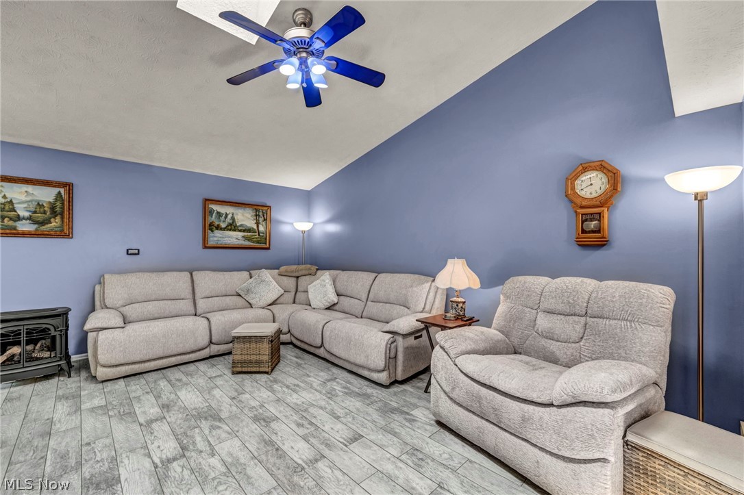 2608 Pine Oak Court Niles OH 44446