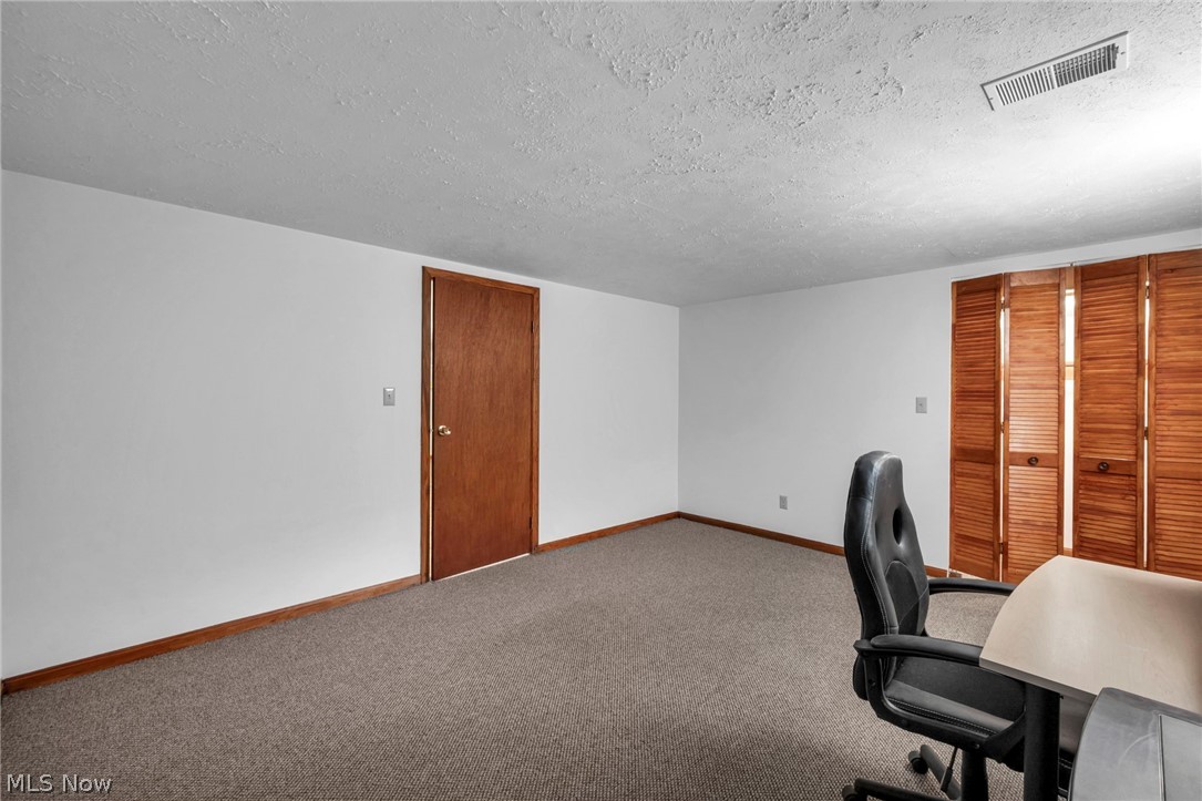 2608 Pine Oak Court Niles OH 44446